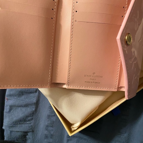 Louie Louie  Blush Pink Embossed Wallet - Picture 3 of 4